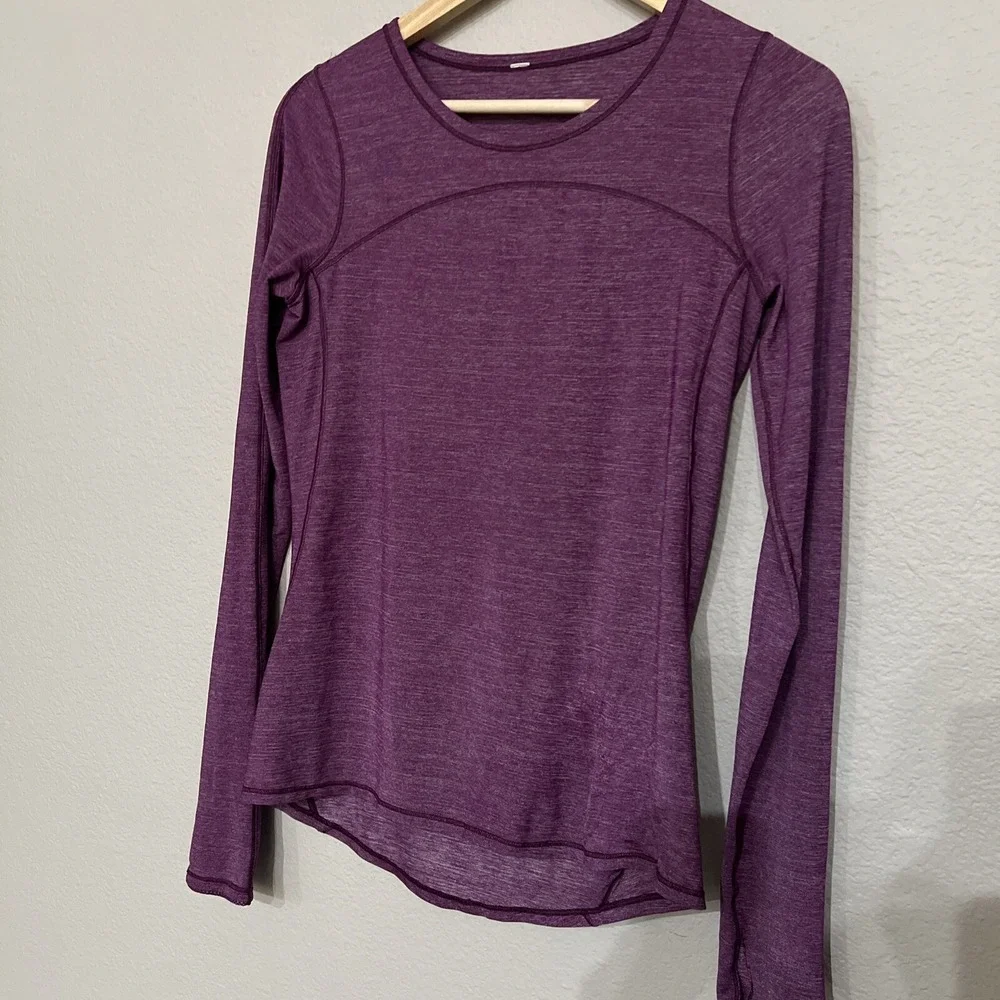 Lululemon PURPLE On Track Long Sleeve Top Thumbholes Reflective Trim SIZE 6